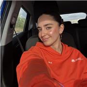 Joven de 21 años graduada en  ESO y bachillerato Social, y actualmente cursando 3 de Educación Social.